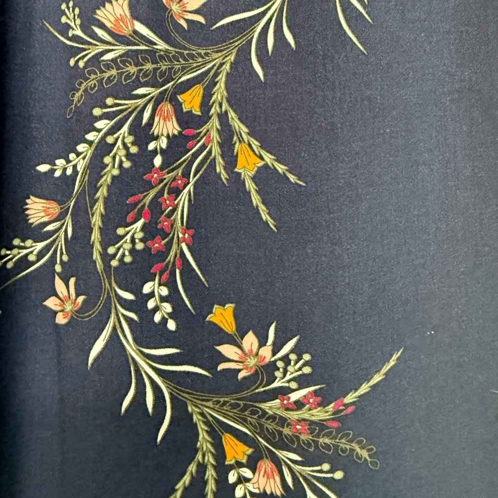 St. John’s Bay Floral Navy Women's Top Size M - Picture 4 of 4